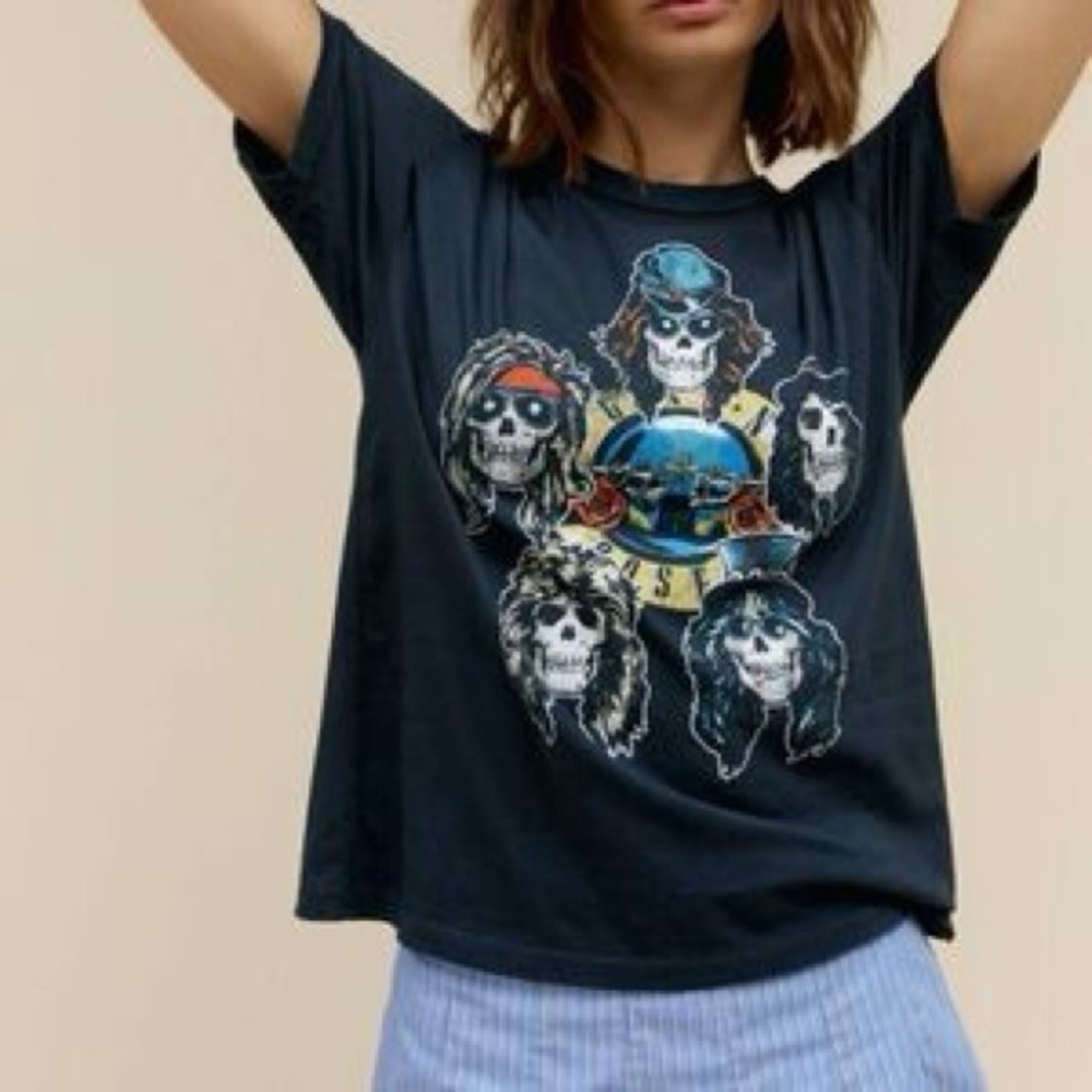 NWT-Minor Flaw-Daydreamer Guns N' Roses Skull Heads Tee - Picture 10 of 10